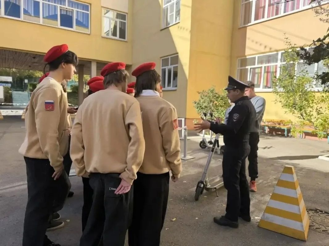 Город на колёсах: Азбука безопасного СИМ: комплексный подход в безопасности Город на колёсах: Азбука безопасного СИМ: комплексный подход в безопасности