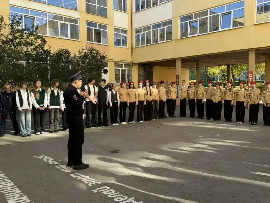 Город на колёсах: Азбука безопасного СИМ: комплексный подход в безопасности Город на колёсах: Азбука безопасного СИМ: комплексный подход в безопасности
