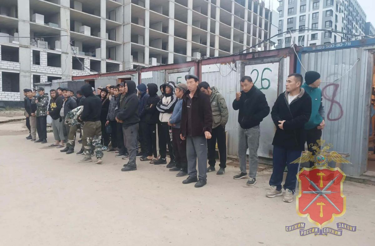 В Туле полиция в ходе проверки стройплощадок и кафе выявила 54 нарушения миграционного законодательства В Туле полиция в ходе проверки стройплощадок и кафе выявила 54 нарушения миграционного законодательства