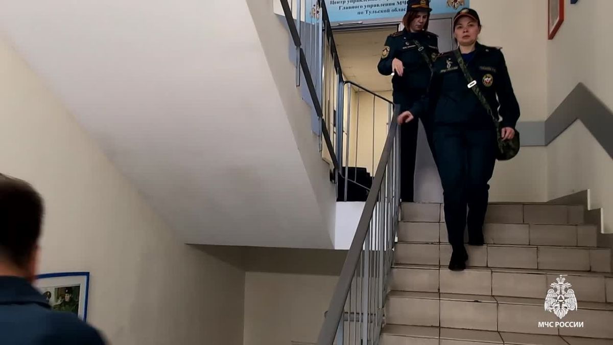 В рамках Всероссийской тренировки по гражданской обороне в ГУ МЧС России по Тульской области прошла тренировочная эвакуация личного состава в укрытие