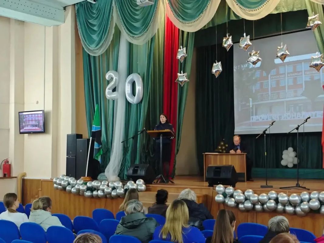 В Тулуне сотрудники Госавтоинспекции принимают участие в общешкольных родительских собраниях В Тулуне сотрудники Госавтоинспекции принимают участие в общешкольных родительских собраниях
