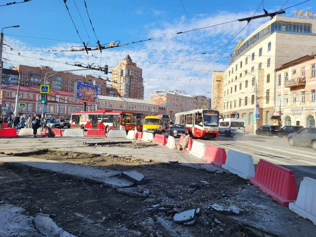 В центре Тулы из-за ДТП с легковушкой и трамваем встало движение