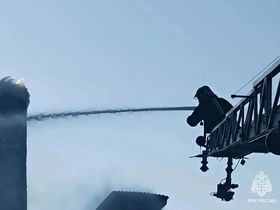 На одном из предприятий Новомосковска произошёл крупный пожар На одном из предприятий Новомосковска произошёл крупный пожар