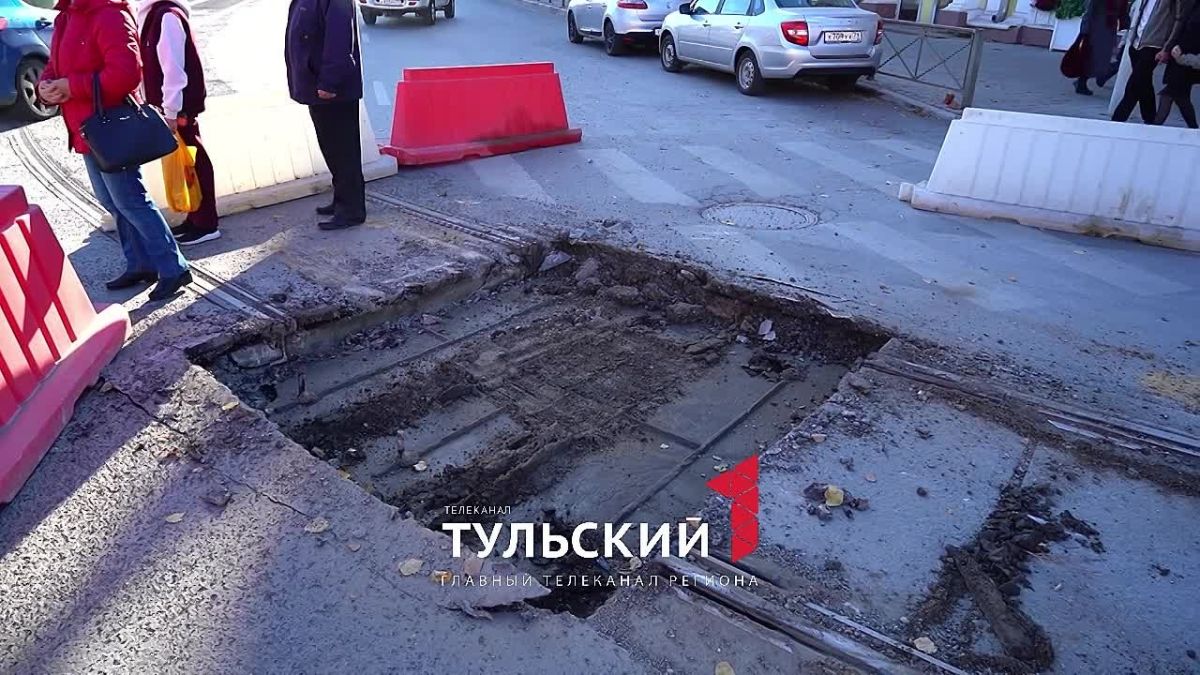 Ремонт перекрестка Советской и Фридриха Энгельса привел к транспортному коллапсу в Туле