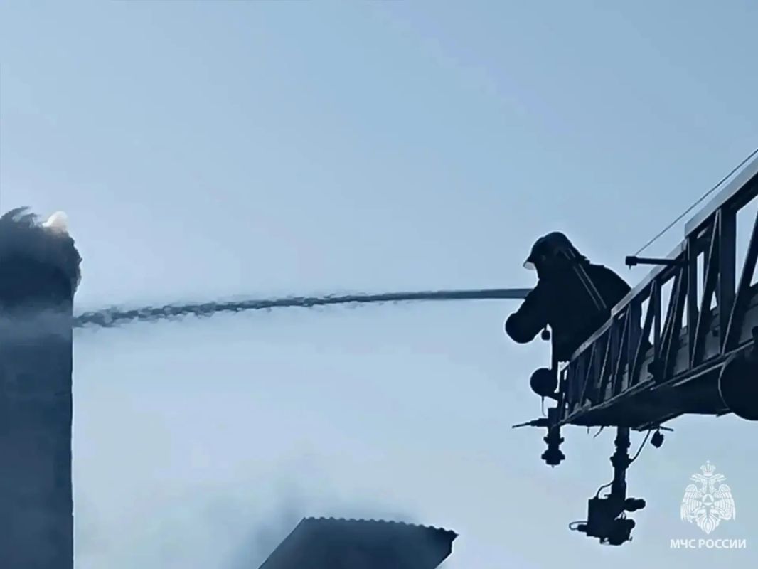 Новомосковск: крупный пожар на предприятии Новомосковск: крупный пожар на предприятии
