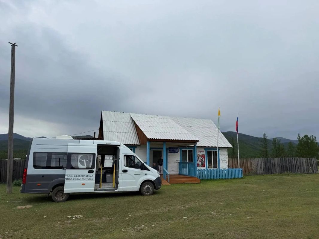 Специалисты Госюрбюро помогают жителям нашей страны