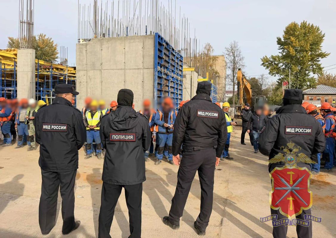 Полицейские Тулы выявили свыше 30 нарушений миграционного законодательства на стройплощадках трех округов Полицейские Тулы выявили свыше 30 нарушений миграционного законодательства на стройплощадках трех округов