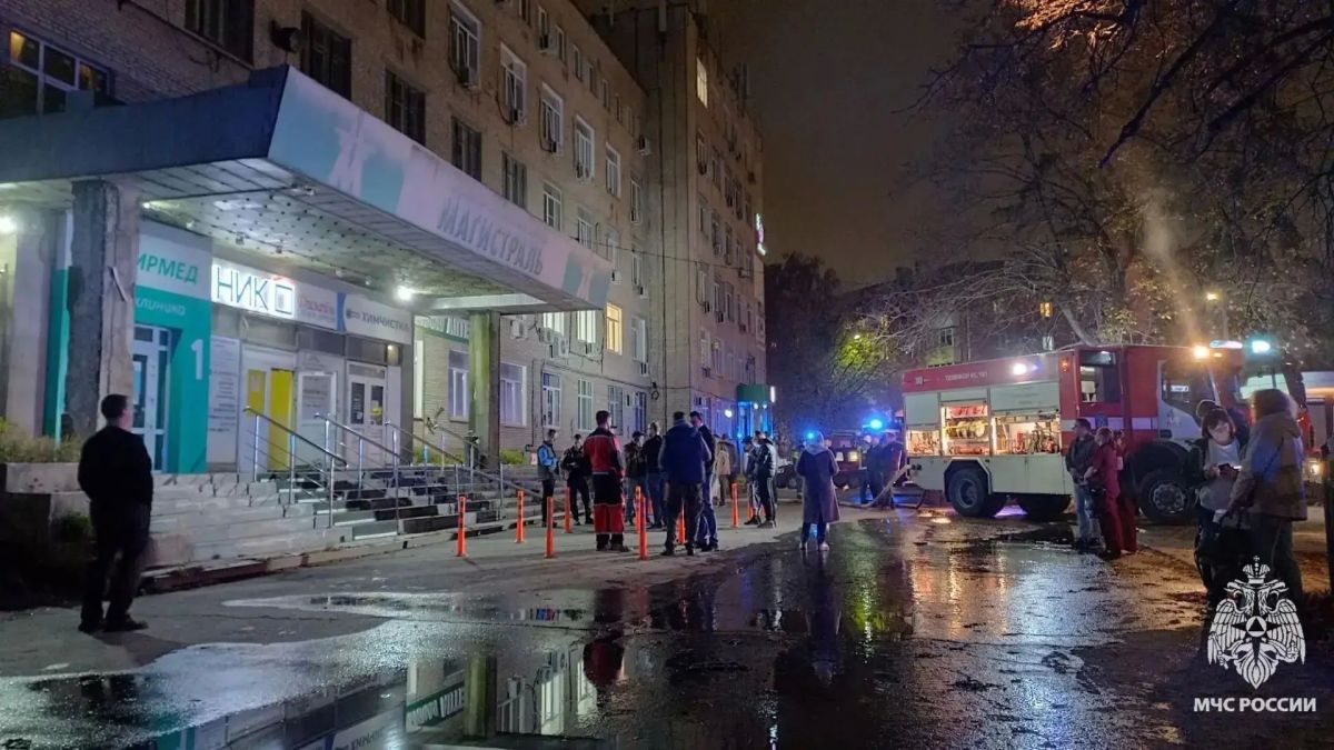 В Туле на Болдина загорелся офис – из пожара спасены два человека В Туле на Болдина загорелся офис – из пожара спасены два человека