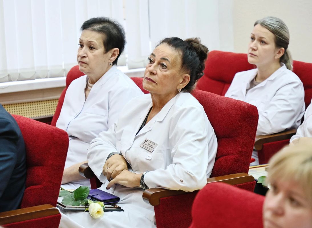 В УМВД поздравили работников медсанчасти с Днём медицинской службы в системе МВД В УМВД поздравили работников медсанчасти с Днём медицинской службы в системе МВД