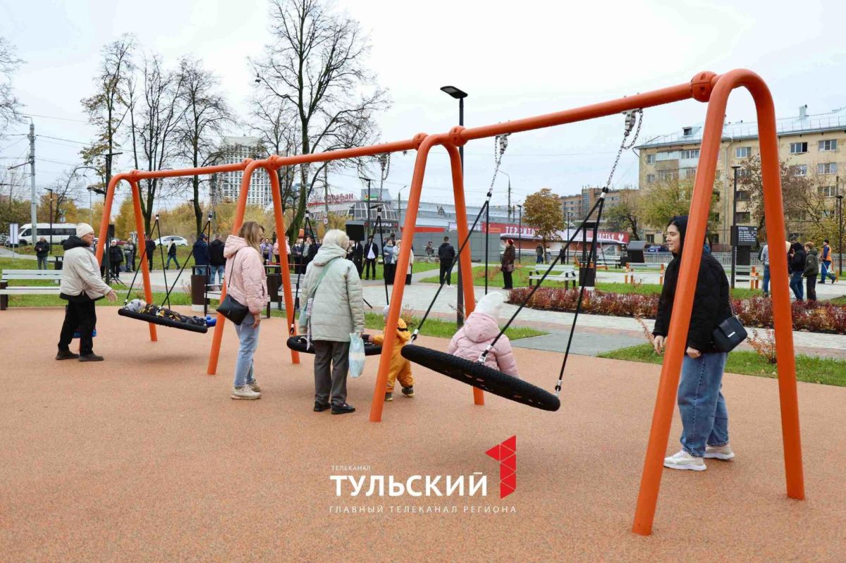 В Туле официально открыли сквер «Встреча» возле Московского вокзала В Туле официально открыли сквер «Встреча» возле Московского вокзала