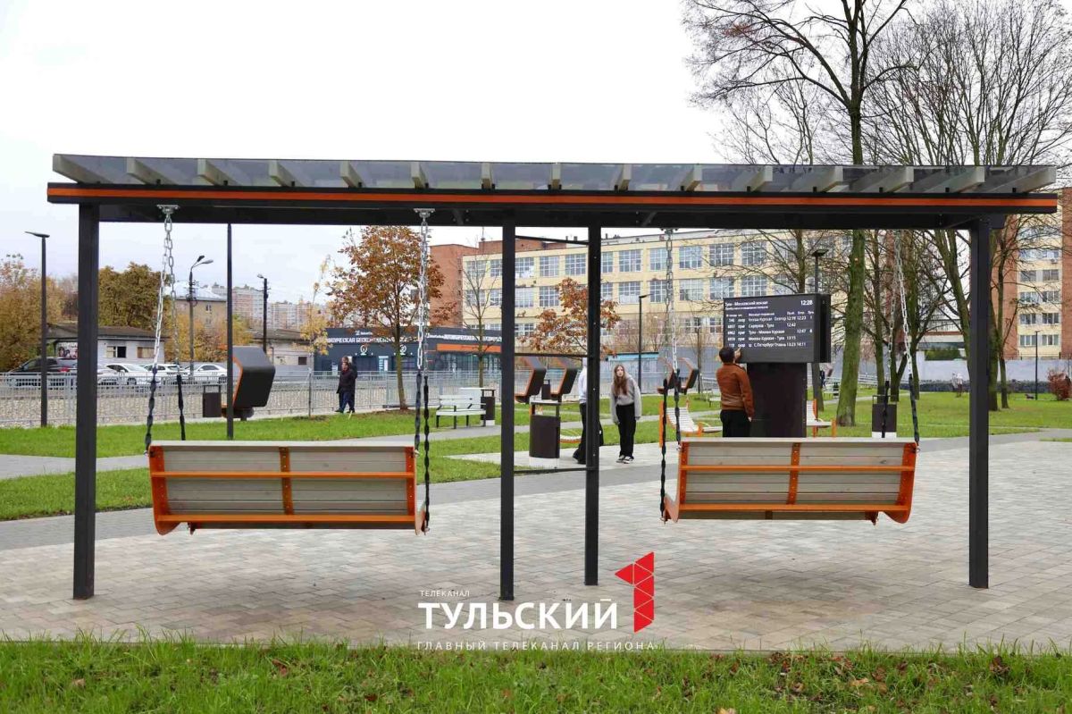В Туле официально открыли сквер «Встреча» возле Московского вокзала В Туле официально открыли сквер «Встреча» возле Московского вокзала