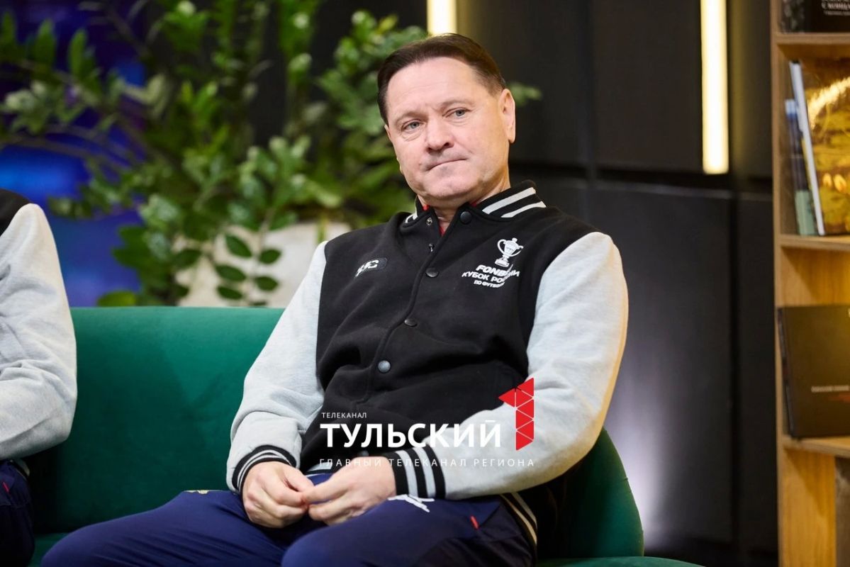 Главного тренера "Арсенала" Дмитрия Аленичева признали лучшим российским легионером XXI века