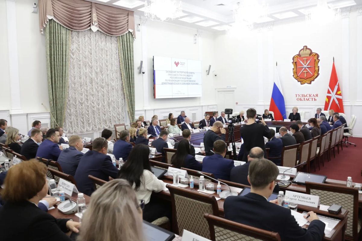 Дмитрий Миляев: Поддержка многодетности стала предметом широкого обсуждения в Тульской области Дмитрий Миляев: Поддержка многодетности стала предметом широкого обсуждения в Тульской области