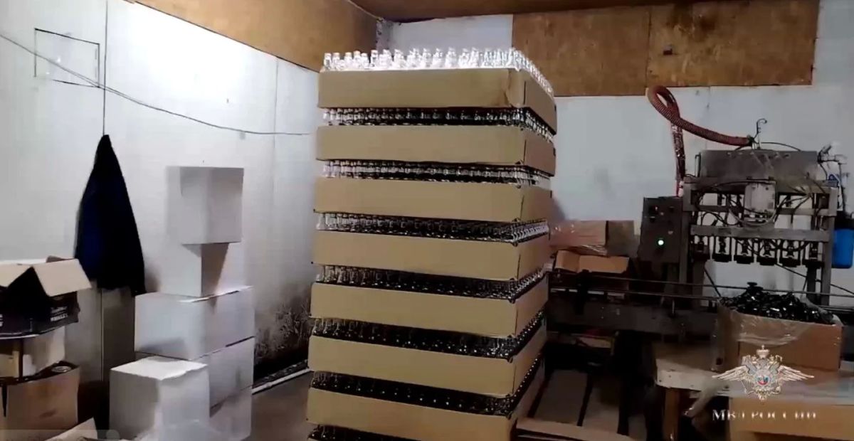 Нелегальные мигранты в Туле производили суррогатный алкоголь