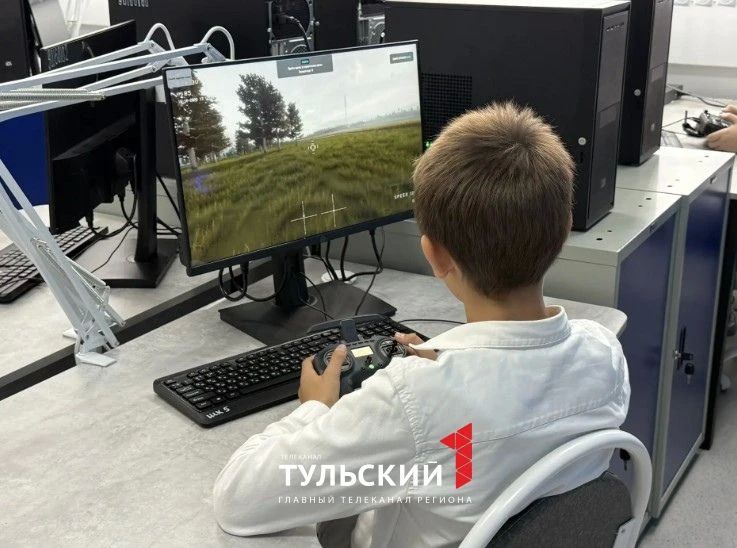 Школьник из Суворова подарил Миляеву плюшевых жителей «Территории семейного счастья» Школьник из Суворова подарил Миляеву плюшевых жителей «Территории семейного счастья»
