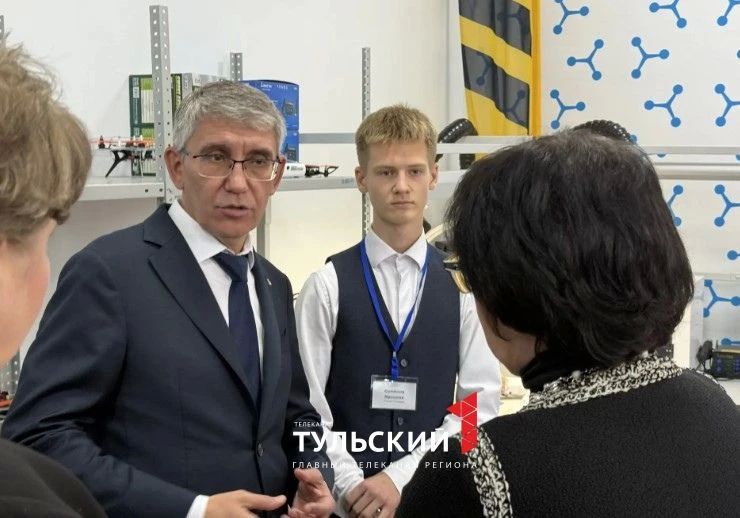 Миляев пригласил школьника из Суворова поучаствовать в гонках БПЛА «На высоте»