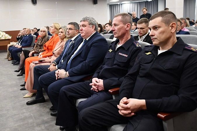 В Туле наградили работников дорожного хозяйства В Туле наградили работников дорожного хозяйства