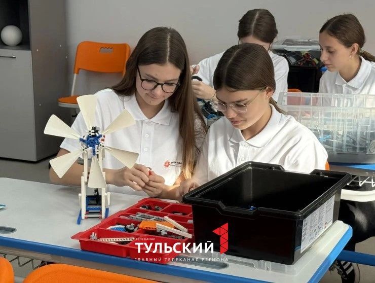 Школьник из Суворова подарил Миляеву плюшевых жителей «Территории семейного счастья» Школьник из Суворова подарил Миляеву плюшевых жителей «Территории семейного счастья»