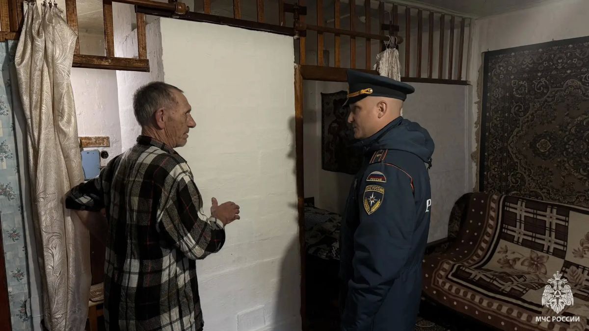 Сотрудники МЧС России напоминают жителям Тульской области о правилах пожарной безопасности при эксплуатации печей Сотрудники МЧС России напоминают жителям Тульской области о правилах пожарной безопасности при эксплуатации печей