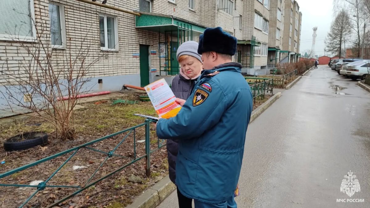 Сотрудники МЧС России напоминают жителям Тульской области о правилах пожарной безопасности при эксплуатации печей Сотрудники МЧС России напоминают жителям Тульской области о правилах пожарной безопасности при эксплуатации печей