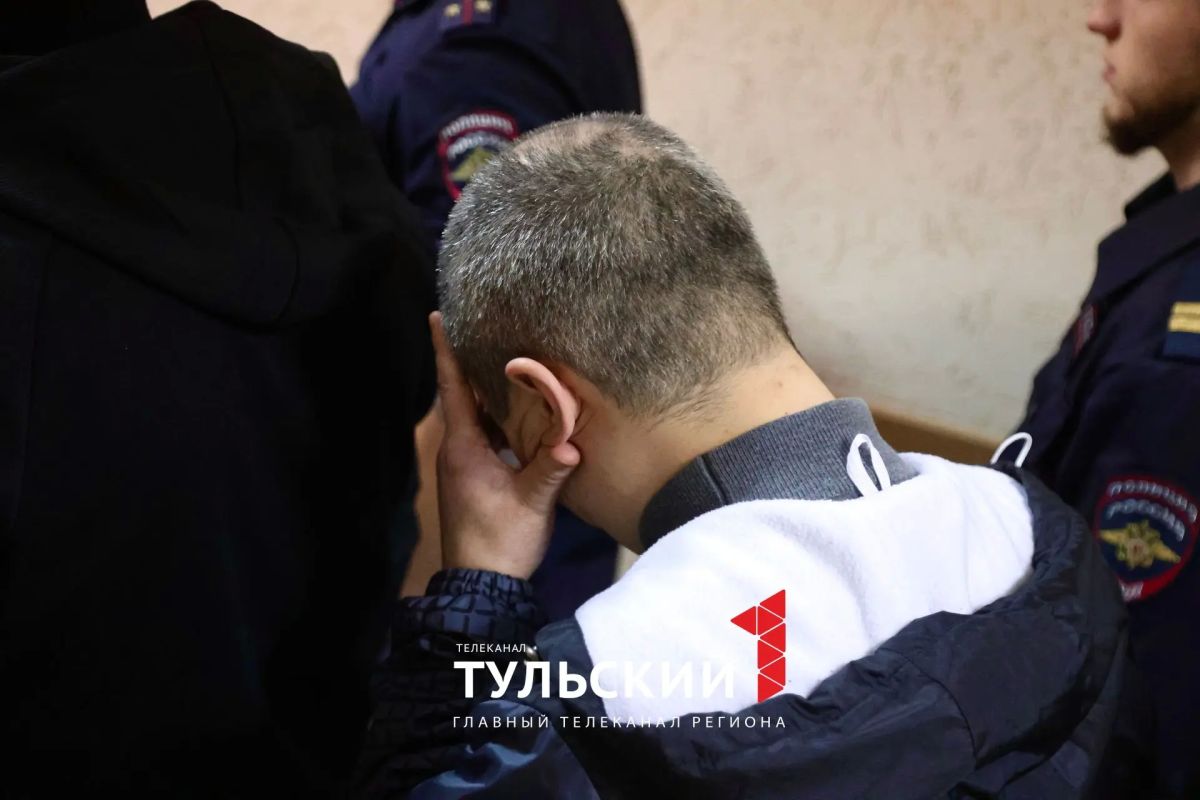 Банда экс-полицейских в Туле помогала мигрантам из 8 стран получать гражданство Банда экс-полицейских в Туле помогала мигрантам из 8 стран получать гражданство