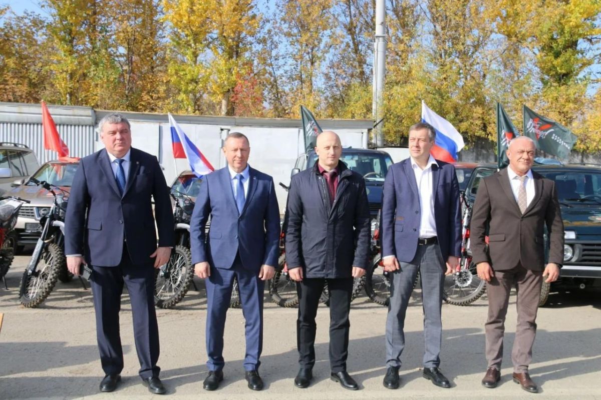 Илья Беспалов: Очередная партия помощи доставлена нашим бойцам в зону СВО Илья Беспалов: Очередная партия помощи доставлена нашим бойцам в зону СВО