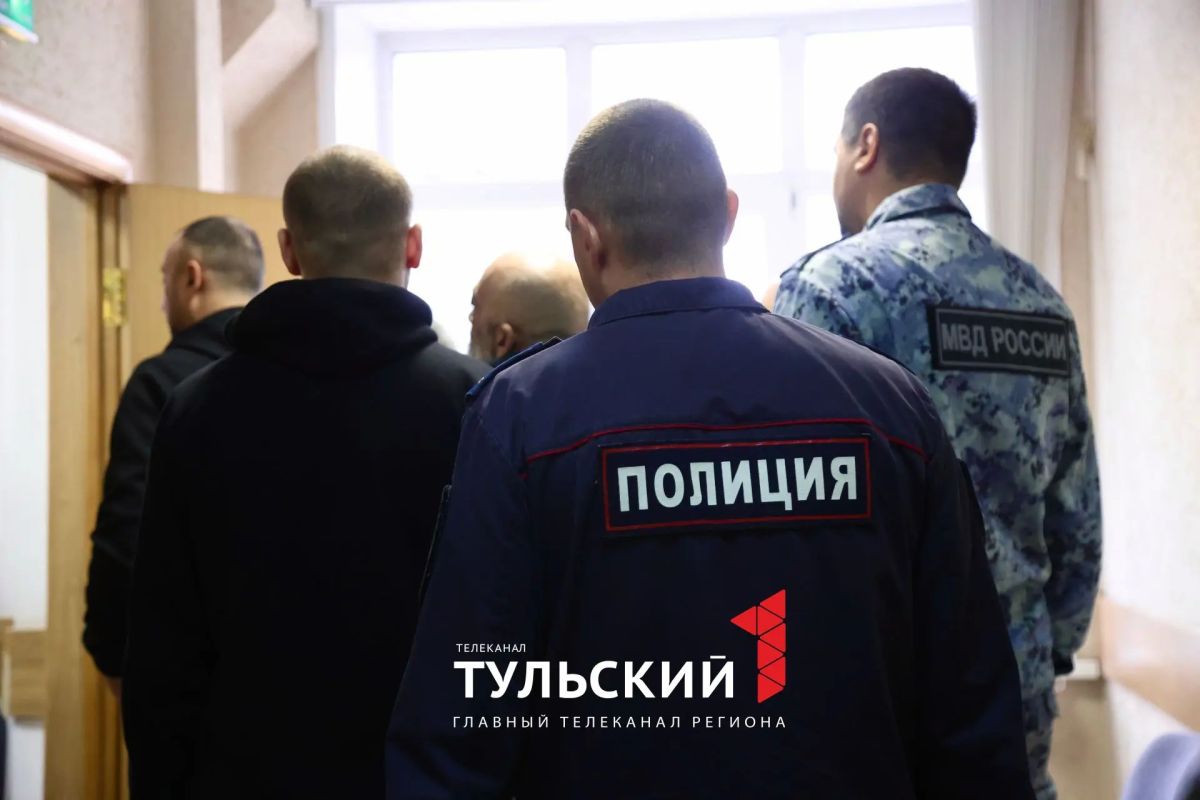 Банда экс-полицейских в Туле помогала мигрантам из 8 стран получать гражданство Банда экс-полицейских в Туле помогала мигрантам из 8 стран получать гражданство