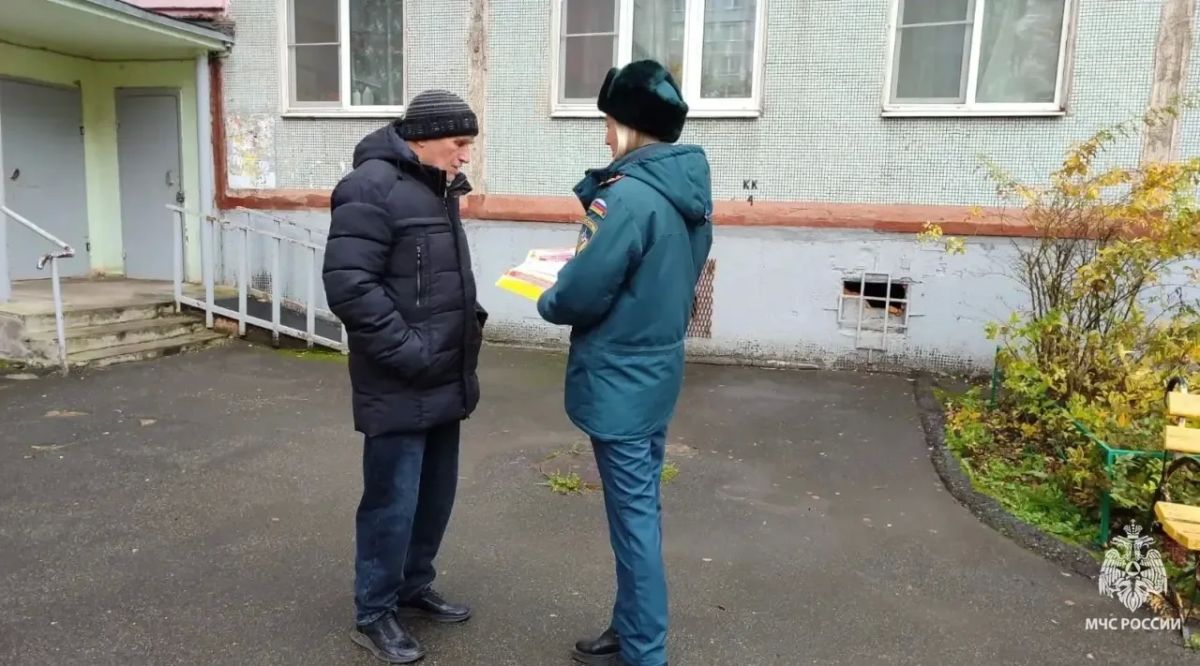 Захламление подъезда — это не безопасно! Захламление подъезда — это не безопасно!