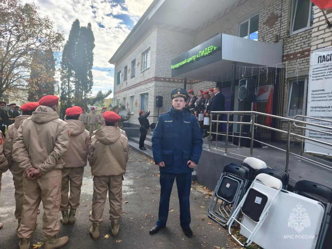 «Служу России!»: сотрудники МЧС России приняли участие в судействе патриотического конкурса «Служу России!»: сотрудники МЧС России приняли участие в судействе патриотического конкурса