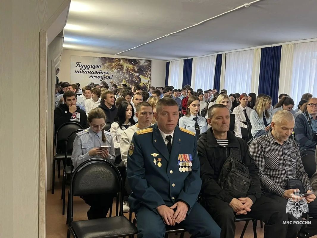 В железнодорожном техникуме имени Б.Ф. Сафонова прошло мероприятие, приуроченное к Всемирному дню памяти погибших воинов В железнодорожном техникуме имени Б.Ф. Сафонова прошло мероприятие, приуроченное к Всемирному дню памяти погибших воинов
