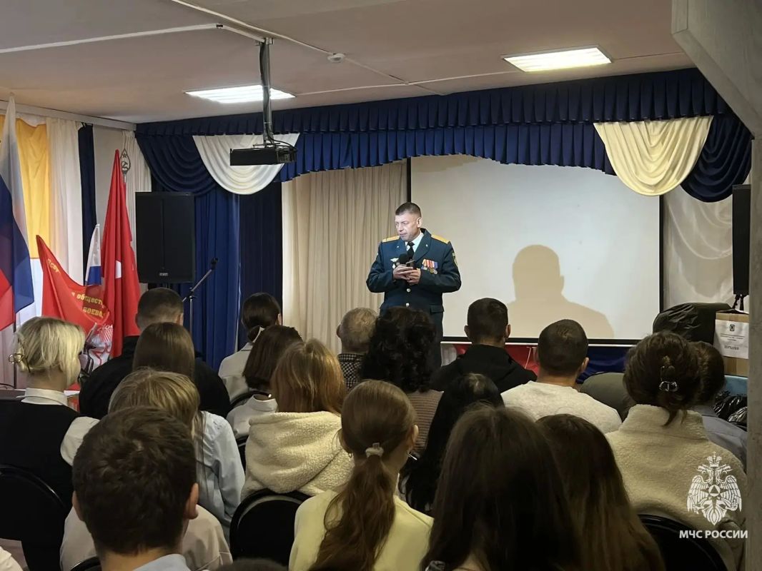 В железнодорожном техникуме имени Б.Ф. Сафонова прошло мероприятие, приуроченное к Всемирному дню памяти погибших воинов В железнодорожном техникуме имени Б.Ф. Сафонова прошло мероприятие, приуроченное к Всемирному дню памяти погибших воинов