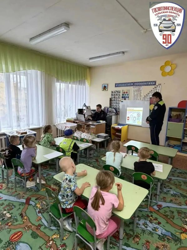 «Мой друг — светофор»: как в детском саду учили правила дорожного движения «Мой друг — светофор»: как в детском саду учили правила дорожного движения