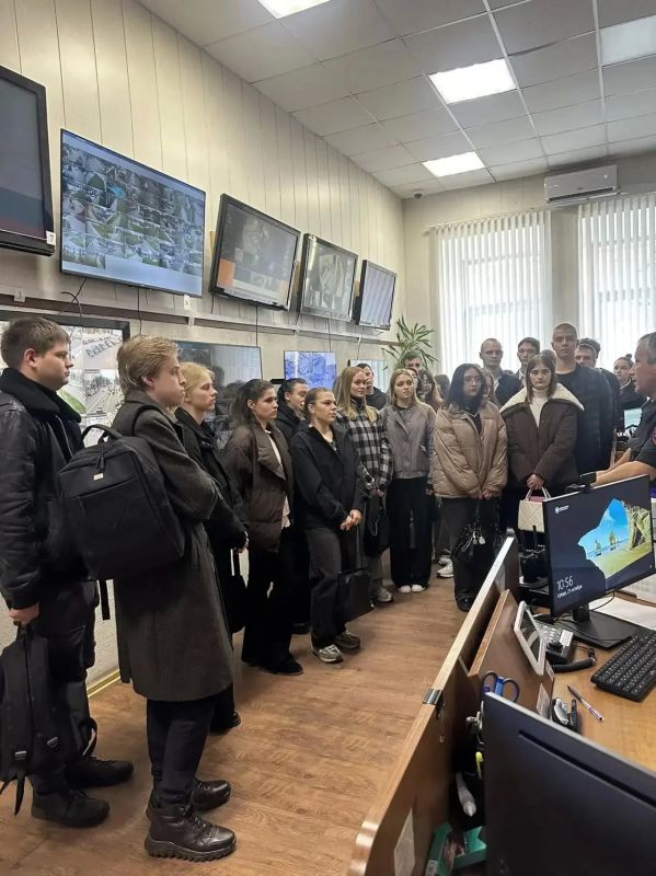 В Туле сотрудники полиции провели профориентационную встречу со студентами ТулГУ В Туле сотрудники полиции провели профориентационную встречу со студентами ТулГУ