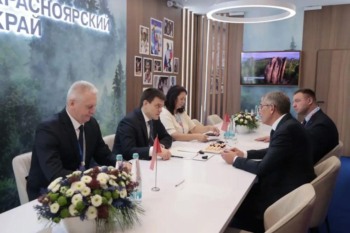 Дмитрий Миляев: #Россияспортивнаядержава. Укрепляем межрегиональное сотрудничество Провел рабочую встречу с губернатором Красноярского края Михаилом Котюковым Обсудили перспективы реализации совместных проектов, направленных... Дмитрий Миляев: #Россияспортивнаядержава. Укрепляем межрегиональное сотрудничество Провел рабочую встречу с губернатором Красноярского края Михаилом Котюковым Обсудили перспективы реализации совместных проектов, направленных...