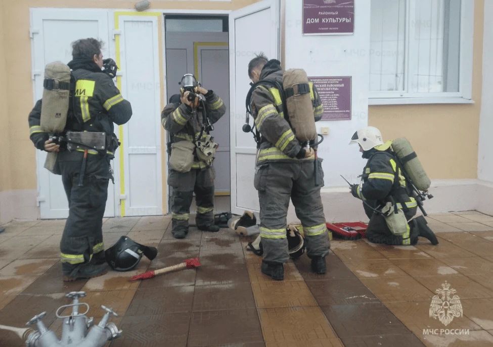 В Черни загорелся зрительный зал на втором этаже Дома культуры