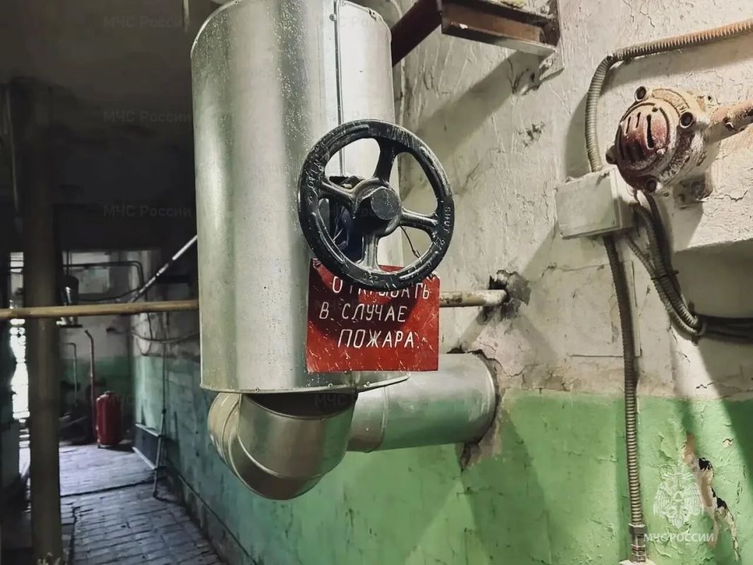 В Ефремове прошли показательные пожарно-тактические учения на производственном предприятии В Ефремове прошли показательные пожарно-тактические учения на производственном предприятии