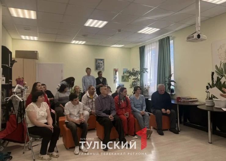 В Туле восемь детей-сирот получили ключи от новых квартир В Туле восемь детей-сирот получили ключи от новых квартир