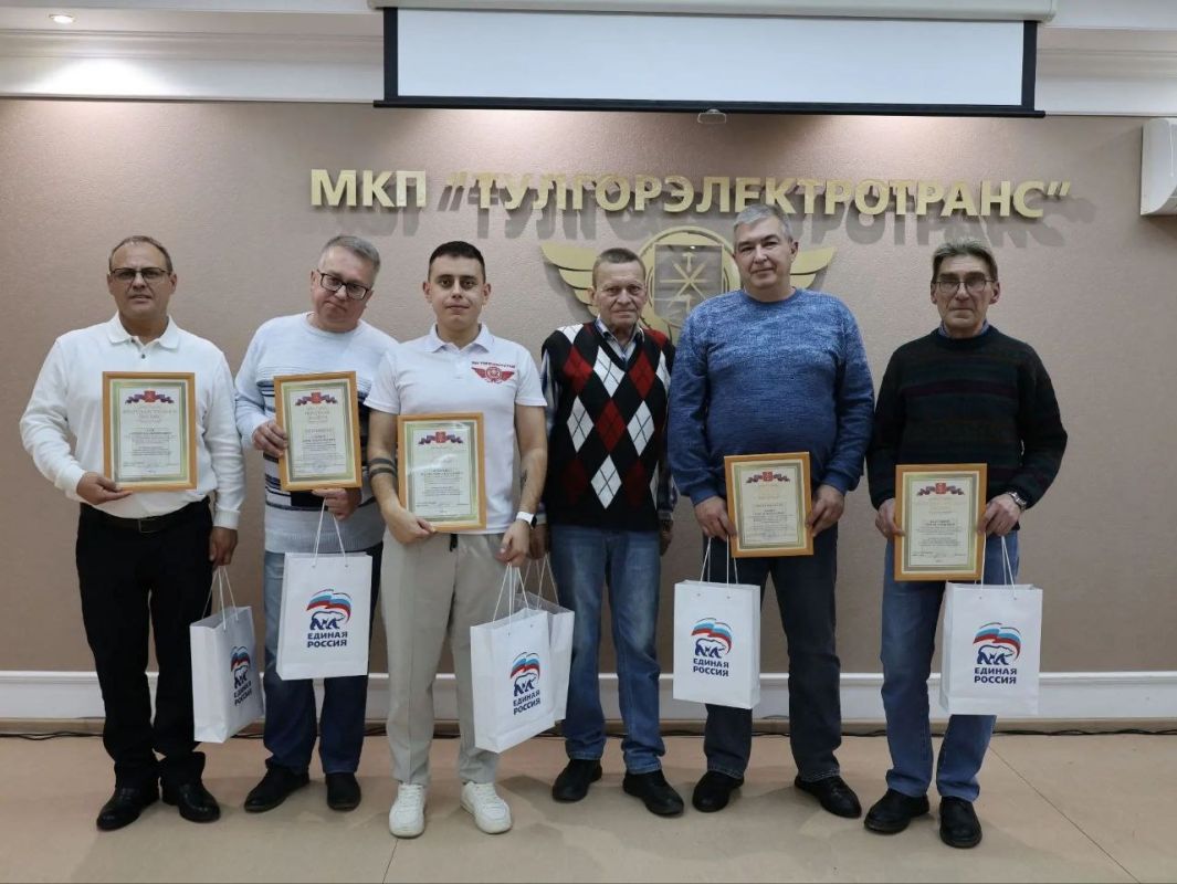 Илья Беспалов: В преддверии Дня работника автомобильного и городского пассажирского транспорта поздравил коллектив МКП «Тулгорэлектротранс» Илья Беспалов: В преддверии Дня работника автомобильного и городского пассажирского транспорта поздравил коллектив МКП «Тулгорэлектротранс»