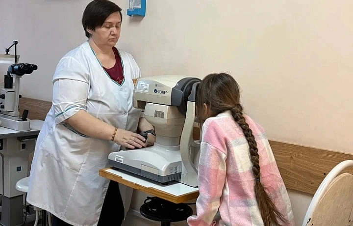 Медики осмотрели более 240 юных туляков в больнице в День открытых дверей