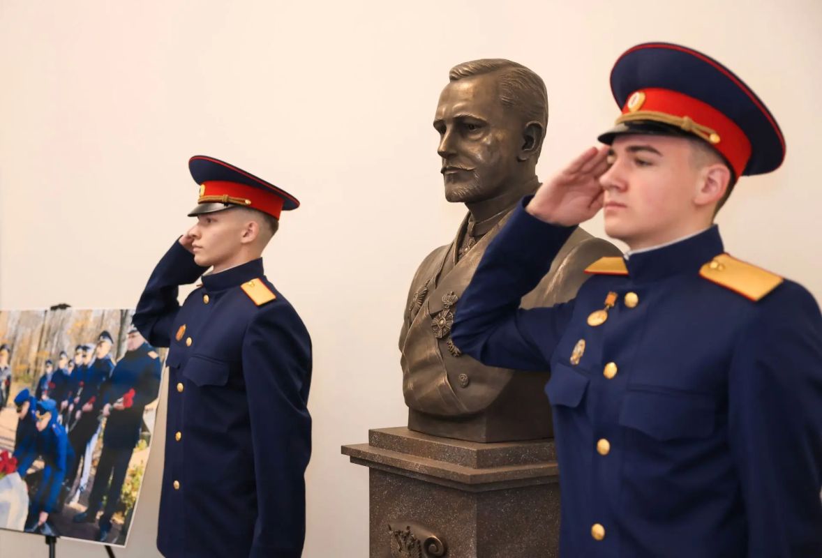 Председатель СК России открыл бюст одного из основоположников судебной медицины Бакона Августовича Шарбе в Санкт-Петербурге Председатель СК России открыл бюст одного из основоположников судебной медицины Бакона Августовича Шарбе в Санкт-Петербурге